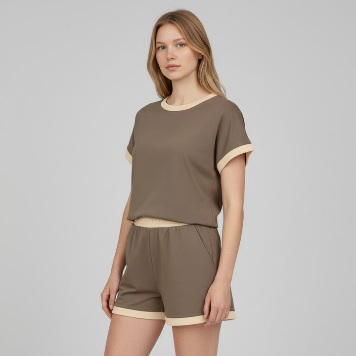 Stylish Women's Short Sleeve Top and Shorts Set-Bon Voyage Vintage